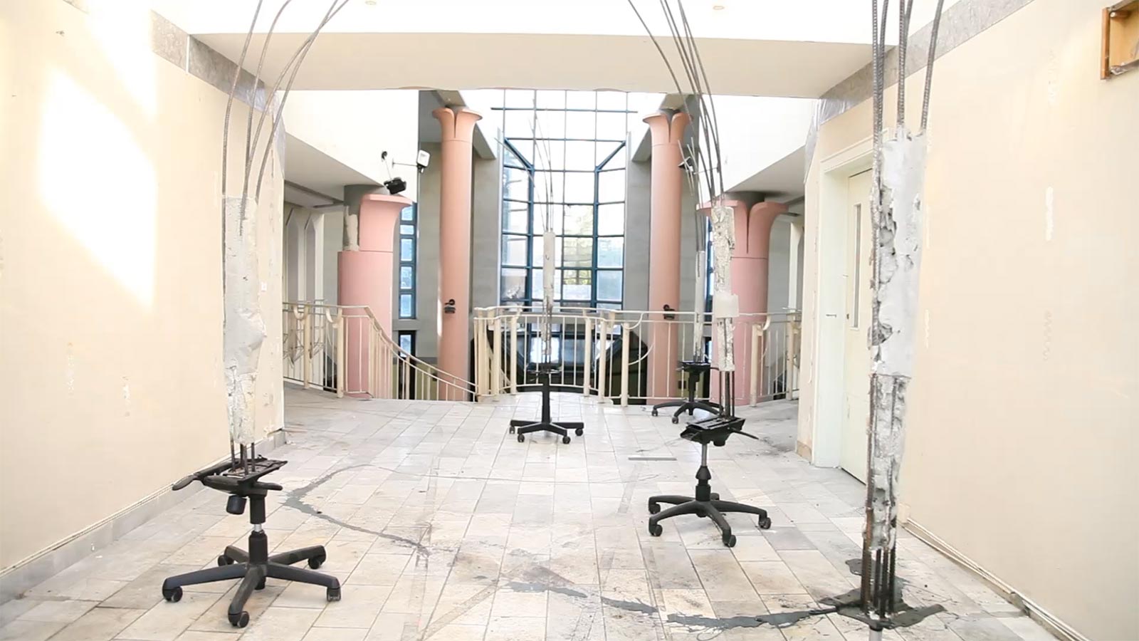 Violet Dennison, Nothing really mattress but I guess I knew that all along, 2015, cement, burlap, rebar, mica, office chair base