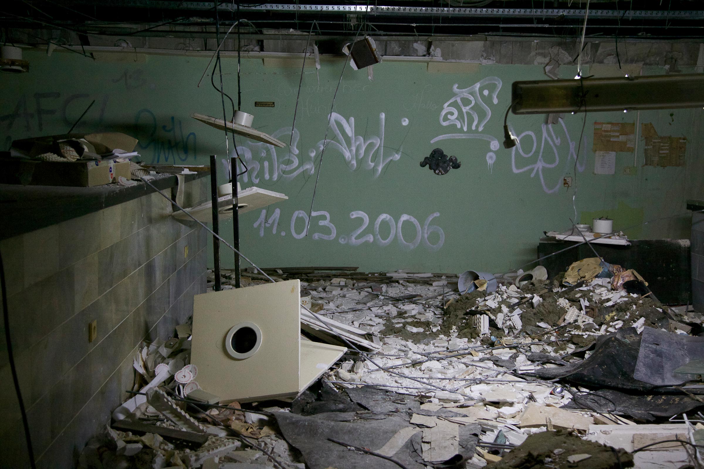 Violet Dennison, The Cloud, 2015, cast aluminum – Picture 1